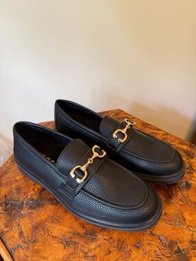 Like New Aerosoles Women's Beckett Loafer Flats with Gold Bit Hardware, size 10